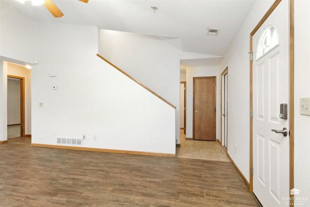 614 Highland Ridge Drive, Manhattan, KS 66503