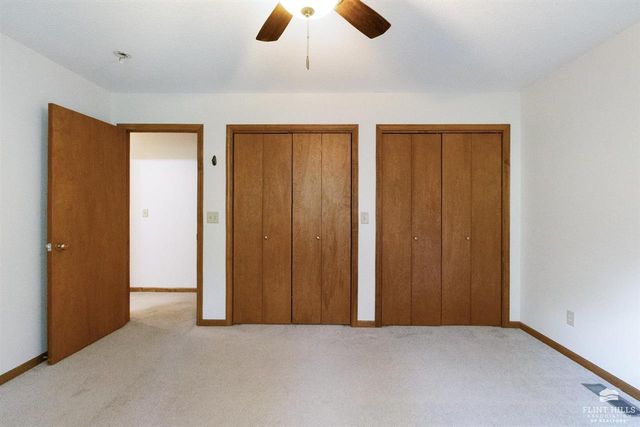 614 Highland Ridge Drive, Manhattan, KS 66503