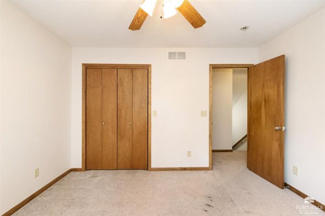 614 Highland Ridge Drive, Manhattan, KS 66503