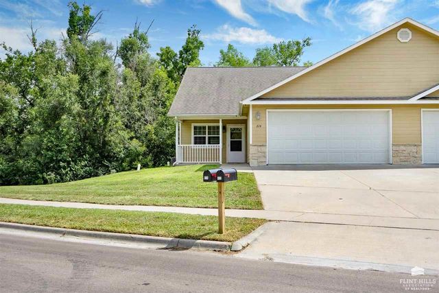 614 Highland Ridge Drive, Manhattan, KS 66503