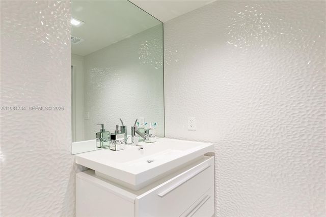 1830 S Ocean Dr 2903, Hallandale Beach, FL 33009