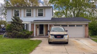 29758 Rambling Road, Southfield, MI 48076