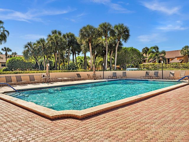 11205 Aspen Glen Drive, Boynton Beach, FL 33437