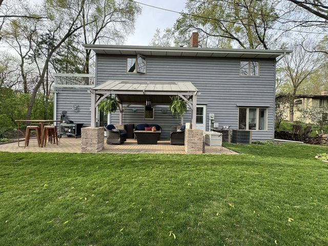 21 Bittersweet Lane, Ogden Dunes, IN 46368