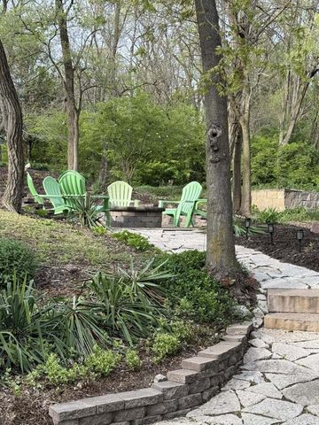 21 Bittersweet Lane, Ogden Dunes, IN 46368