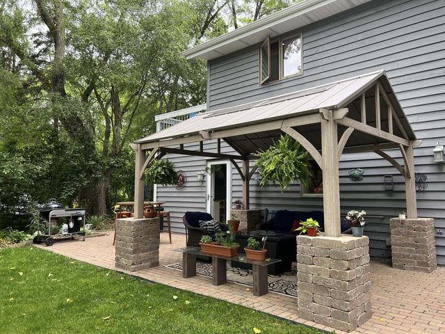 21 Bittersweet Lane, Ogden Dunes, IN 46368