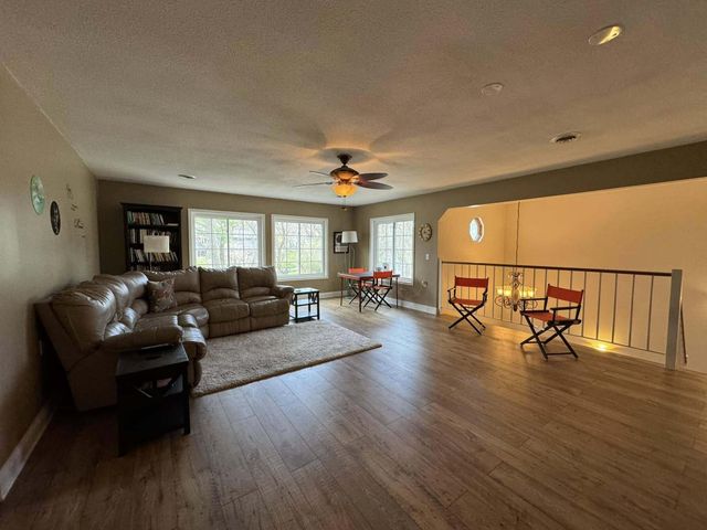 21 Bittersweet Lane, Ogden Dunes, IN 46368