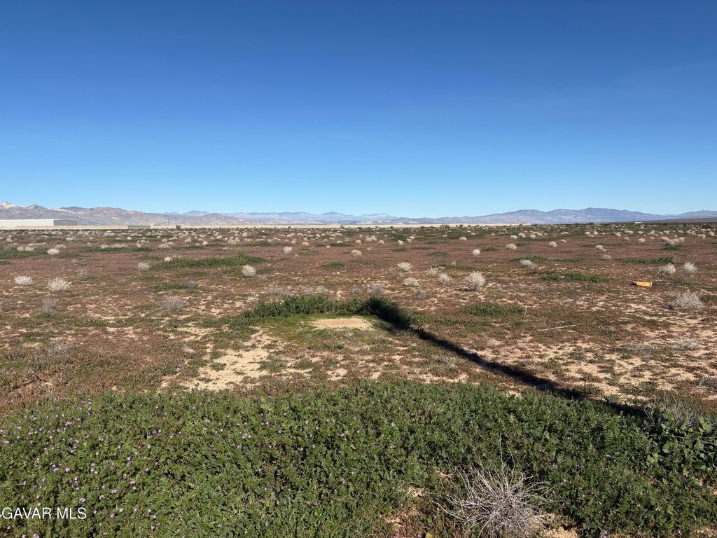 Mendiburu Road, California City, CA 93505