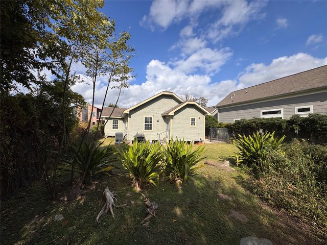 208 E 38th Street, Houston, TX 77018