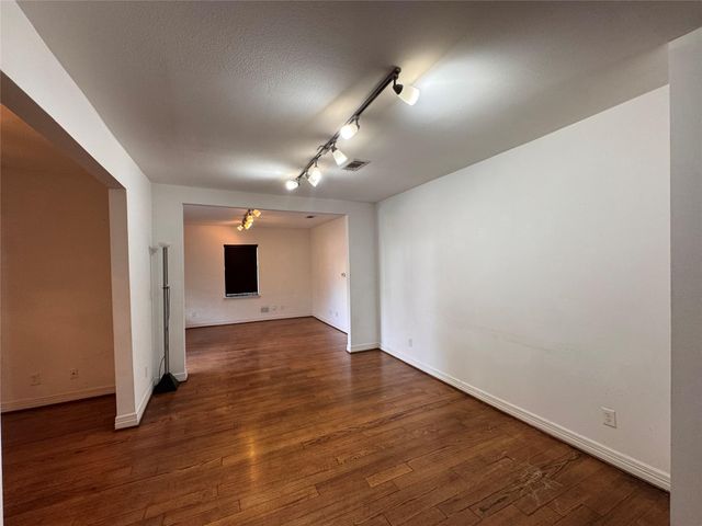 208 E 38th Street, Houston, TX 77018