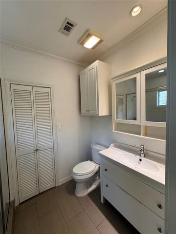 208 E 38th Street, Houston, TX 77018