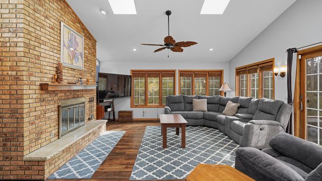 311 S Redwood Drive, Mankato, MN 56001