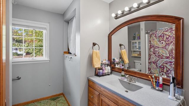 311 S Redwood Drive, Mankato, MN 56001