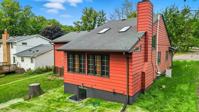 311 S Redwood Drive, Mankato, MN 56001