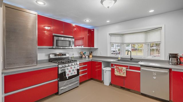 311 S Redwood Drive, Mankato, MN 56001