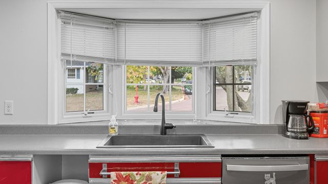 311 S Redwood Drive, Mankato, MN 56001