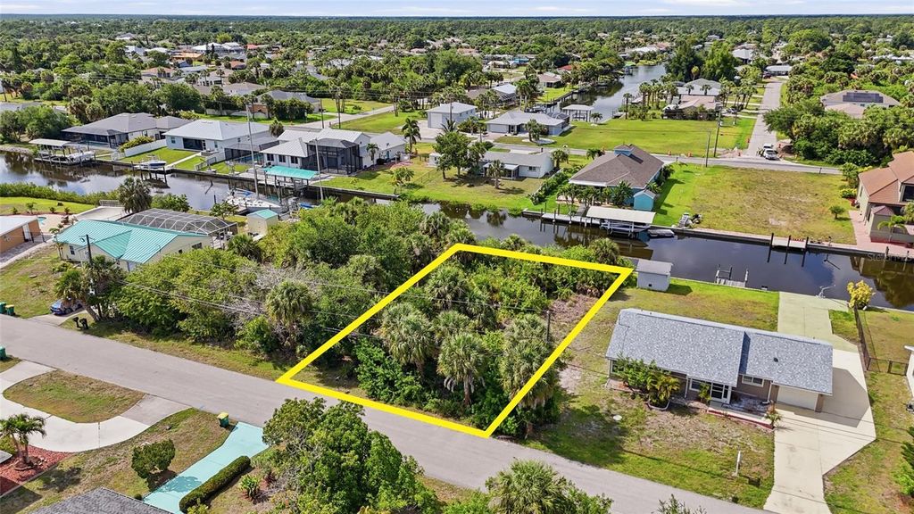 18318 VAN NUYS CIRCLE, Port Charlotte, FL 33948