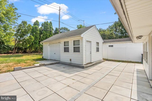 1156 KINGSLEY RD, Camp Hill, PA 17011