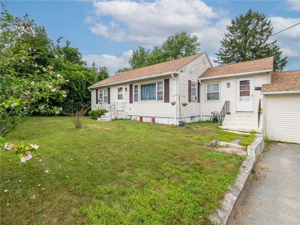 171 Tiogue Avenue, Coventry, RI 02816