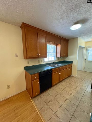 121 Woodmere Circle, Swansea, SC 29160