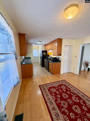 121 Woodmere Circle, Swansea, SC 29160