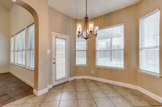 1008 Linden Drive, Burleson, TX 76028