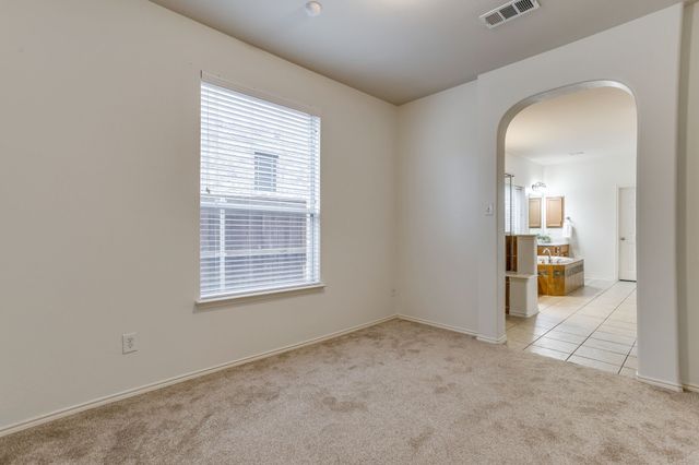 1008 Linden Drive, Burleson, TX 76028