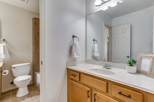 1008 Linden Drive, Burleson, TX 76028