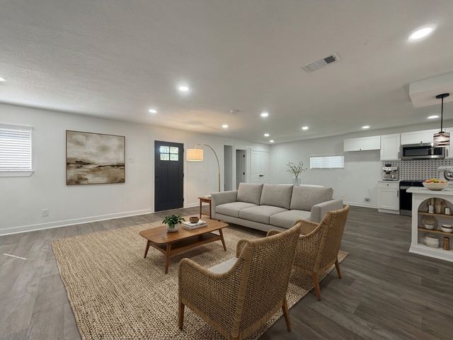 1424 E Parker Road, Plano, TX 75074