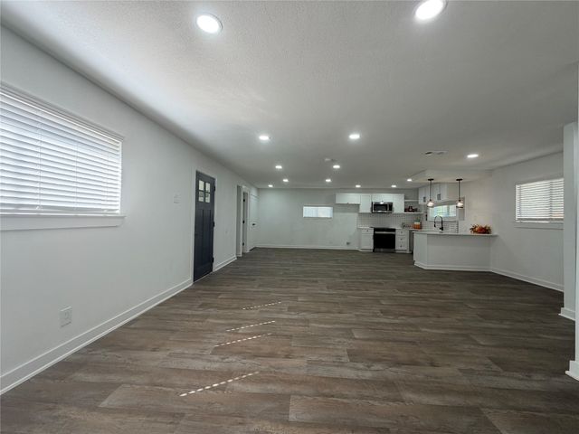 1424 E Parker Road, Plano, TX 75074