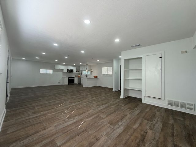1424 E Parker Road, Plano, TX 75074