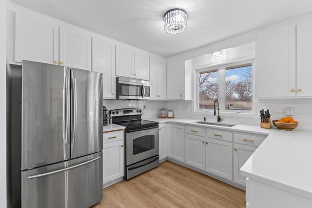 15512 Ridgemont Avenue SE, Prior Lake, MN 55372