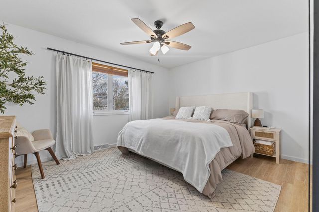 15512 Ridgemont Avenue SE, Prior Lake, MN 55372