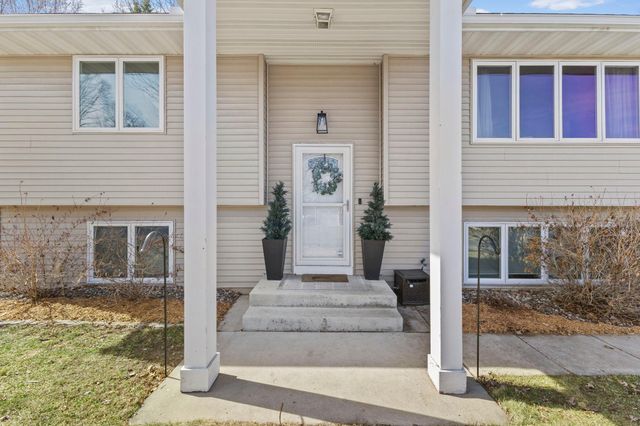 15512 Ridgemont Avenue SE, Prior Lake, MN 55372