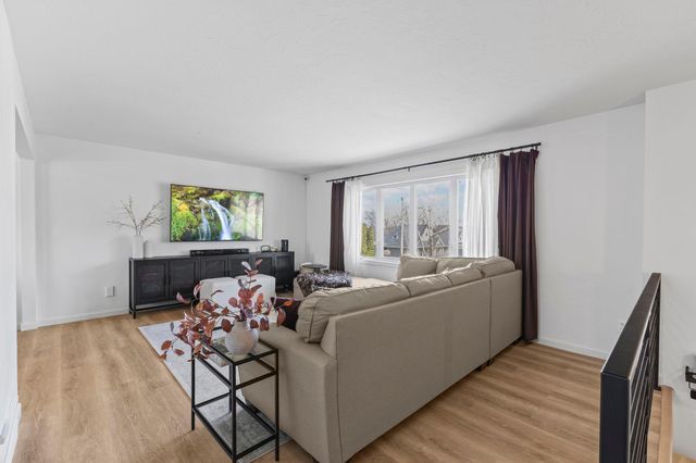 15512 Ridgemont Avenue SE, Prior Lake, MN 55372