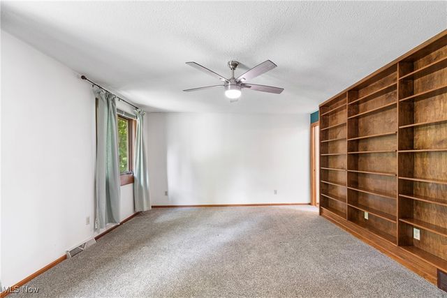 2317 Raintree Street NE, Canton, OH 44705