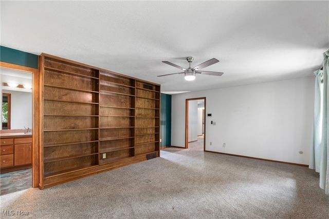 2317 Raintree Street NE, Canton, OH 44705