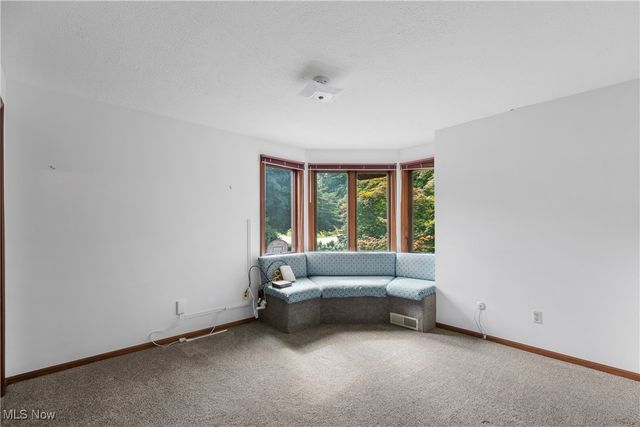 2317 Raintree Street NE, Canton, OH 44705