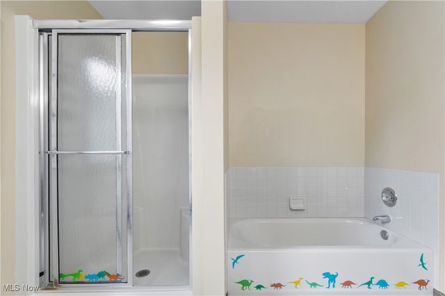 2317 Raintree Street NE, Canton, OH 44705