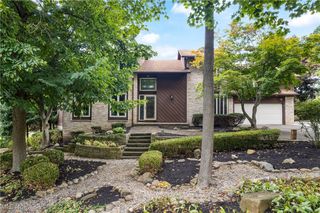 2317 Raintree Street NE, Canton, OH 44705