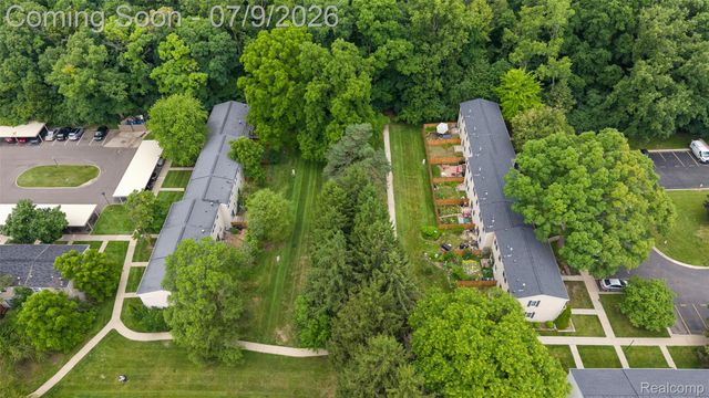 930 Little Hill Court, Rochester Hills, MI 48307