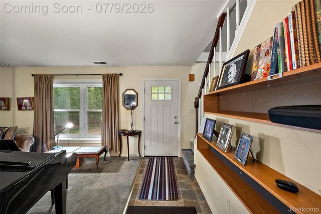 930 Little Hill Court, Rochester Hills, MI 48307