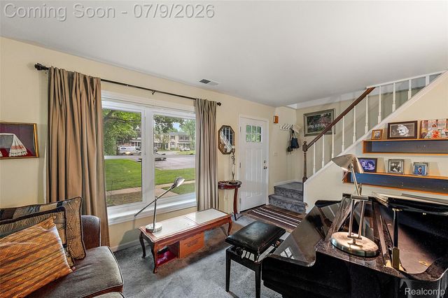 930 Little Hill Court, Rochester Hills, MI 48307