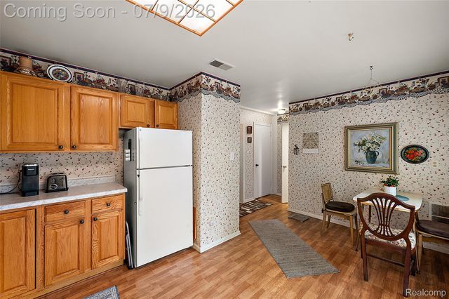 930 Little Hill Court, Rochester Hills, MI 48307