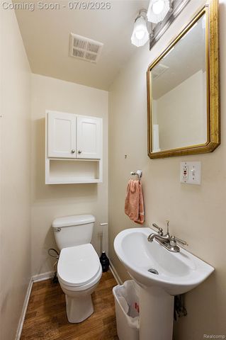 930 Little Hill Court, Rochester Hills, MI 48307