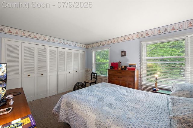 930 Little Hill Court, Rochester Hills, MI 48307