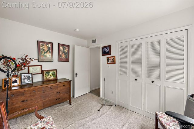 930 Little Hill Court, Rochester Hills, MI 48307
