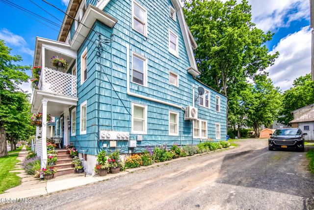 12 Hoosac Street, Johnstown, NY 12095