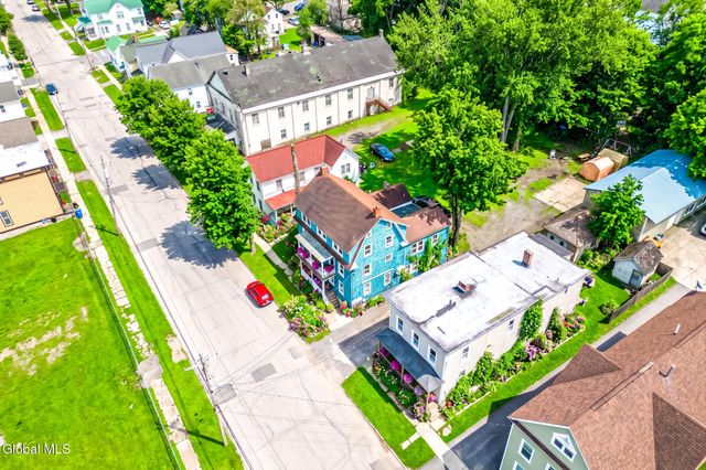 12 Hoosac Street, Johnstown, NY 12095