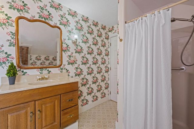 11 Highland Street, Meredith, NH 03253